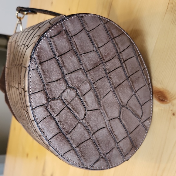 PRATESI Firenze Italian Leather Croco Bucket Bag - Picture 10 of 17